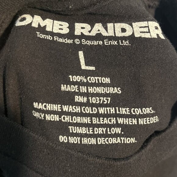 Tomb Raider “A Survivor Is Born” Graphic T-Shirt Men’s Large Black Square Enix 2 - Picture 2 of 2